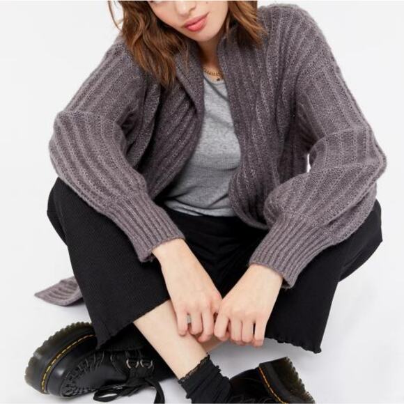Truly Madly Deeply Gray Knit Cardigan Sweater Size Small Cottagecore Boho - Picture 1 of 7